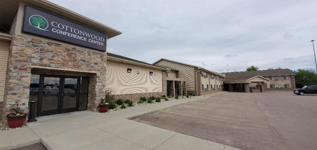Cottonwood Inn And Conference Center South Sioux City المظهر الخارجي الصورة